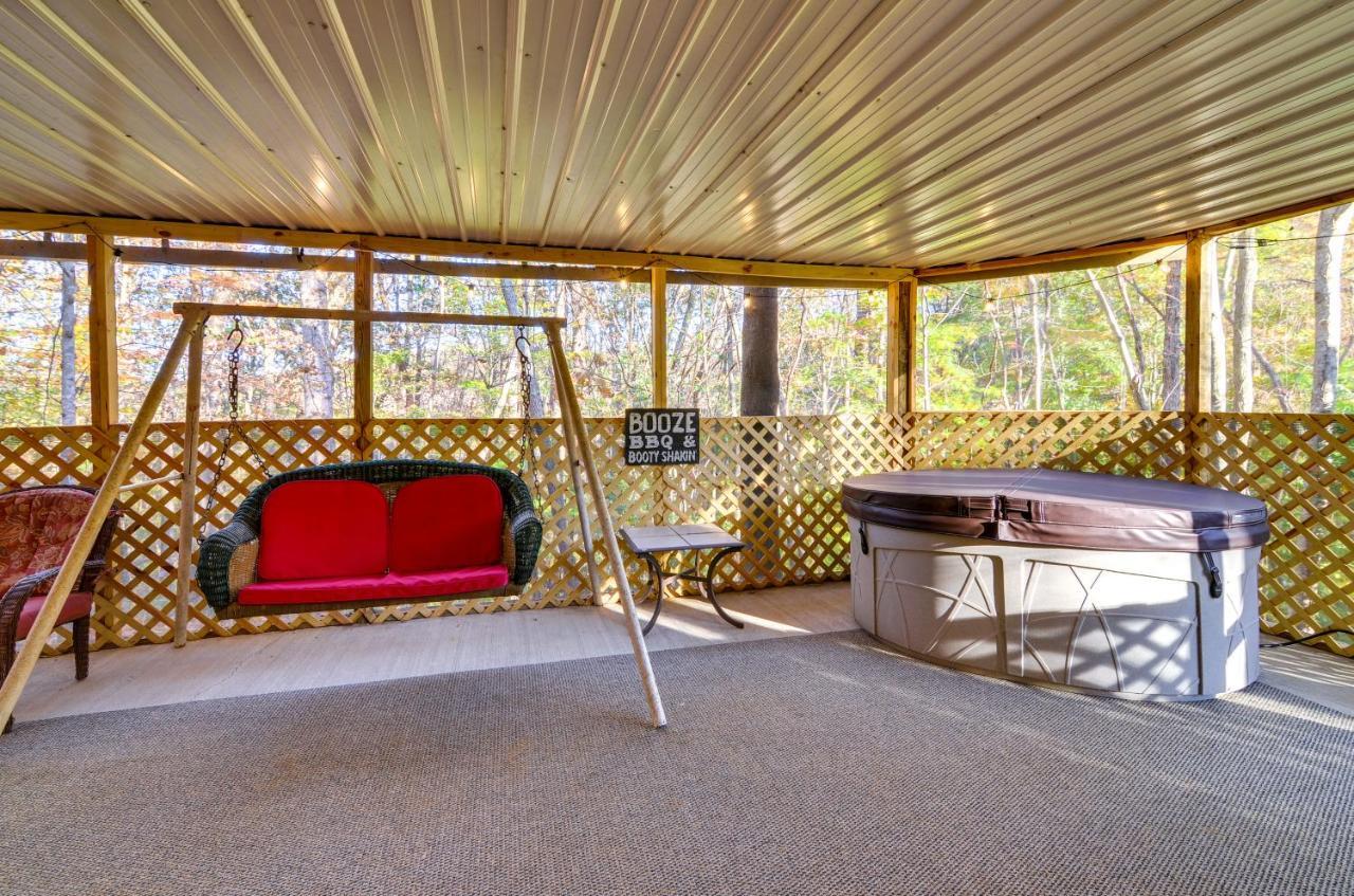 Burnside Resort Cabin With Hot Tub And Outdoor Spots! Kültér fotó